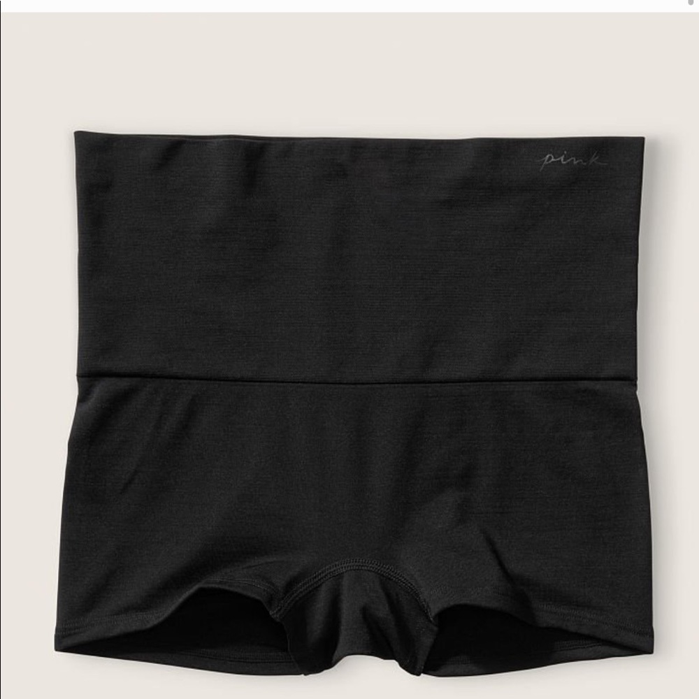 COPY - PINK
SEAMLESS SHAPE SHORTIE